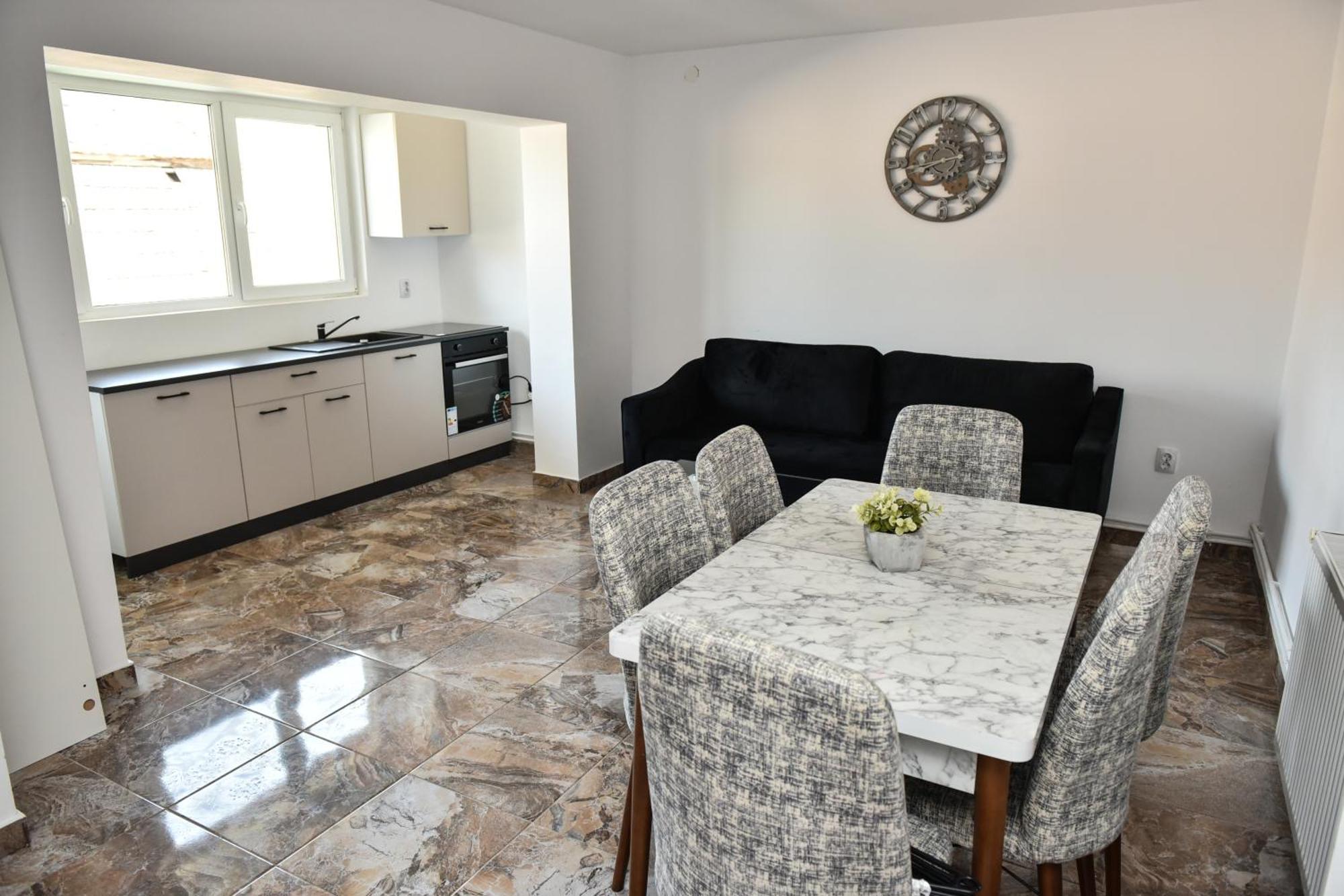 Apartament'S Moise Turda Buitenkant foto